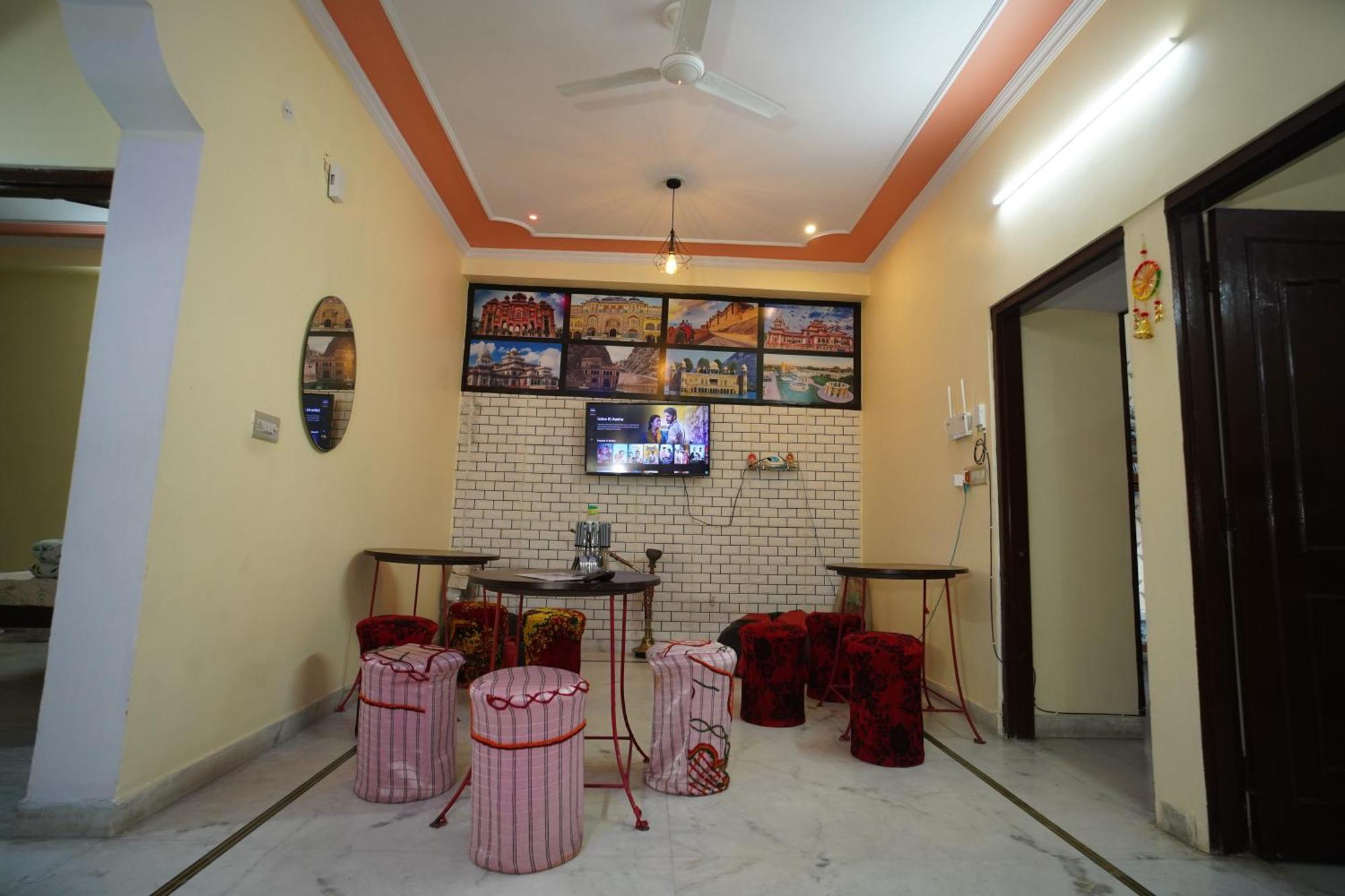 Om Trance Homestay Jaipur Luaran gambar